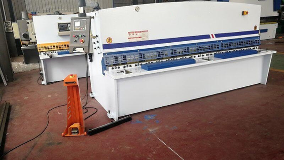 ورق فلزی هیدرولیک 6mm 2500mm Cnc Shear Machine Qc12y-6x2500